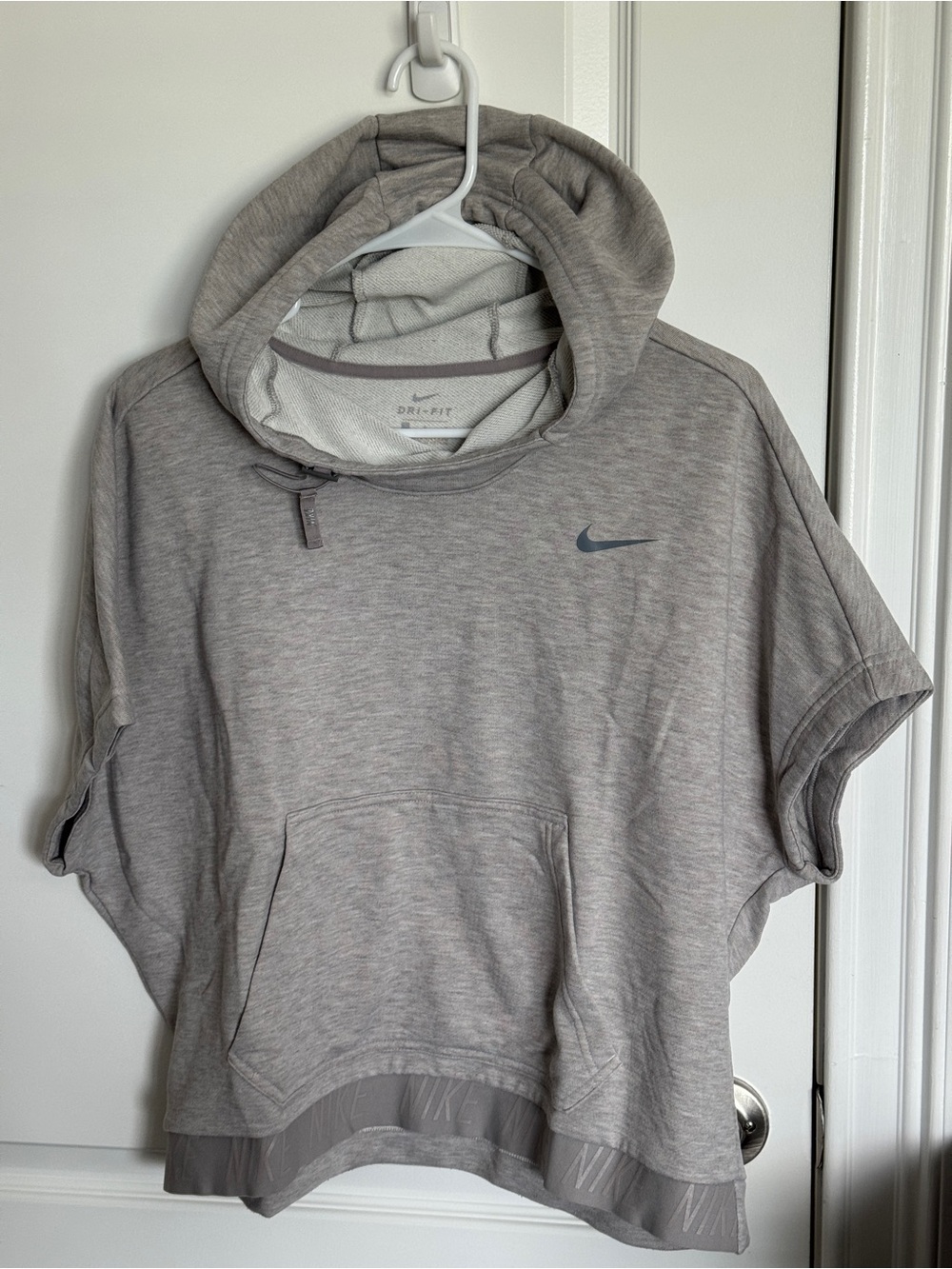 Woman’s Size Large Nike Short Sleeve Dri-FIT Pullover Training Hoodie